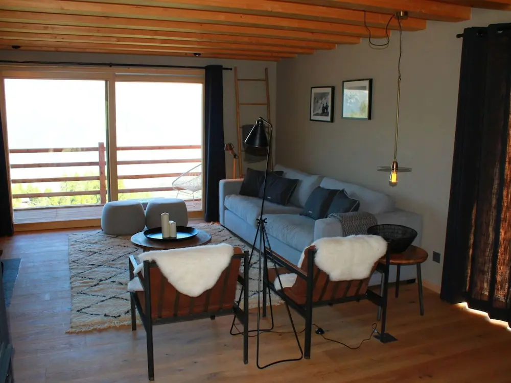 Top chalet with unobstructed views in the middle of the ski resort of La Tzoumaz
