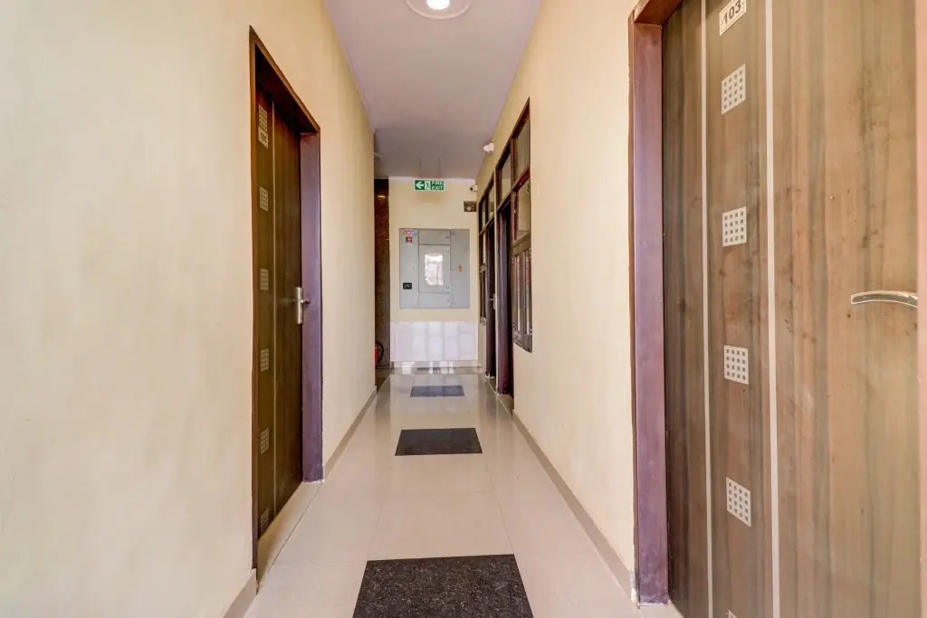 Hotel Sapphire by OYO Rooms