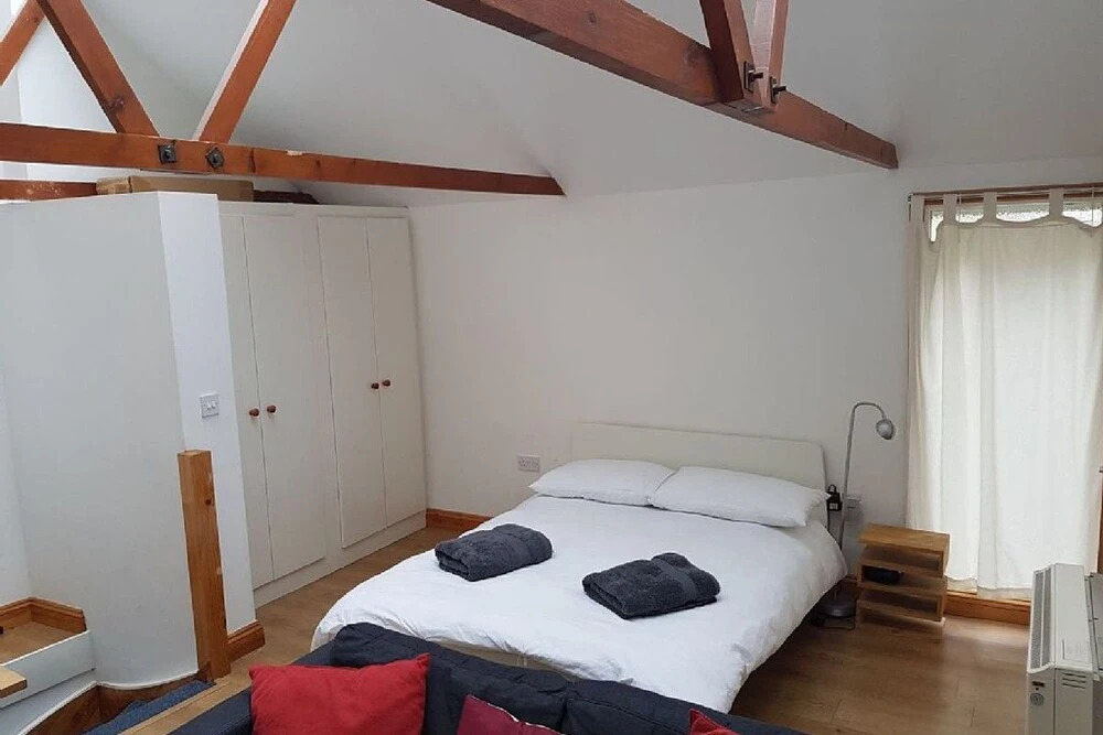 Cosy studio in bustling Grafton Centre