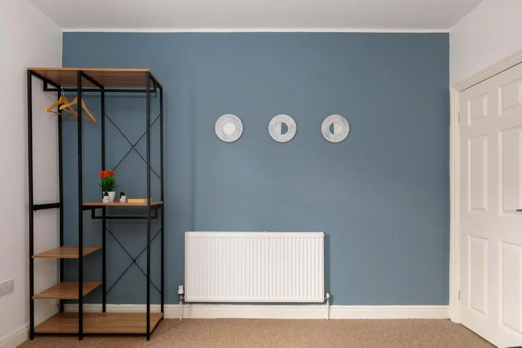 Spacious & Unique Family and Contractor House & Parking & A1 Road by ComfyWorkers