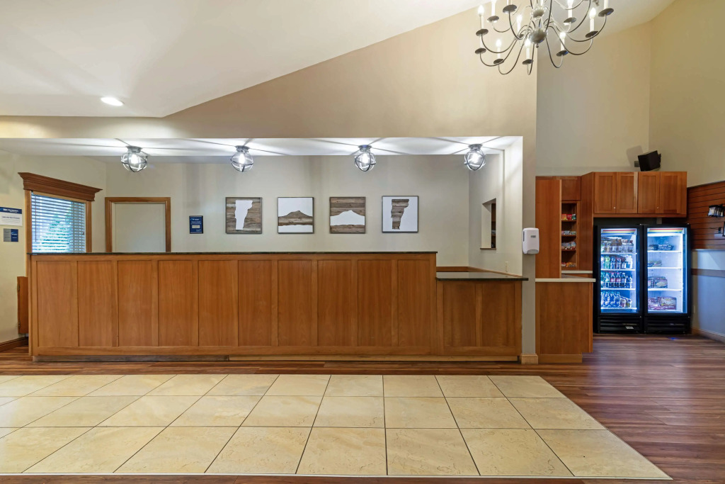 Best Western Plus Windjammer Inn & Conference Center