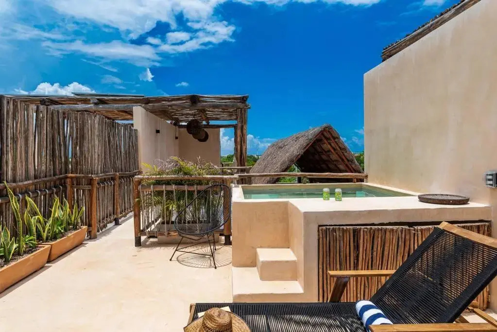 @villa.akbal- 2bd rooftop w/ open dinning room