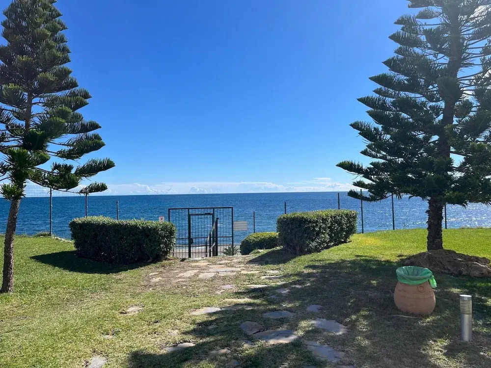 Premium Luxury-casares Del Mar-seaside Apartment