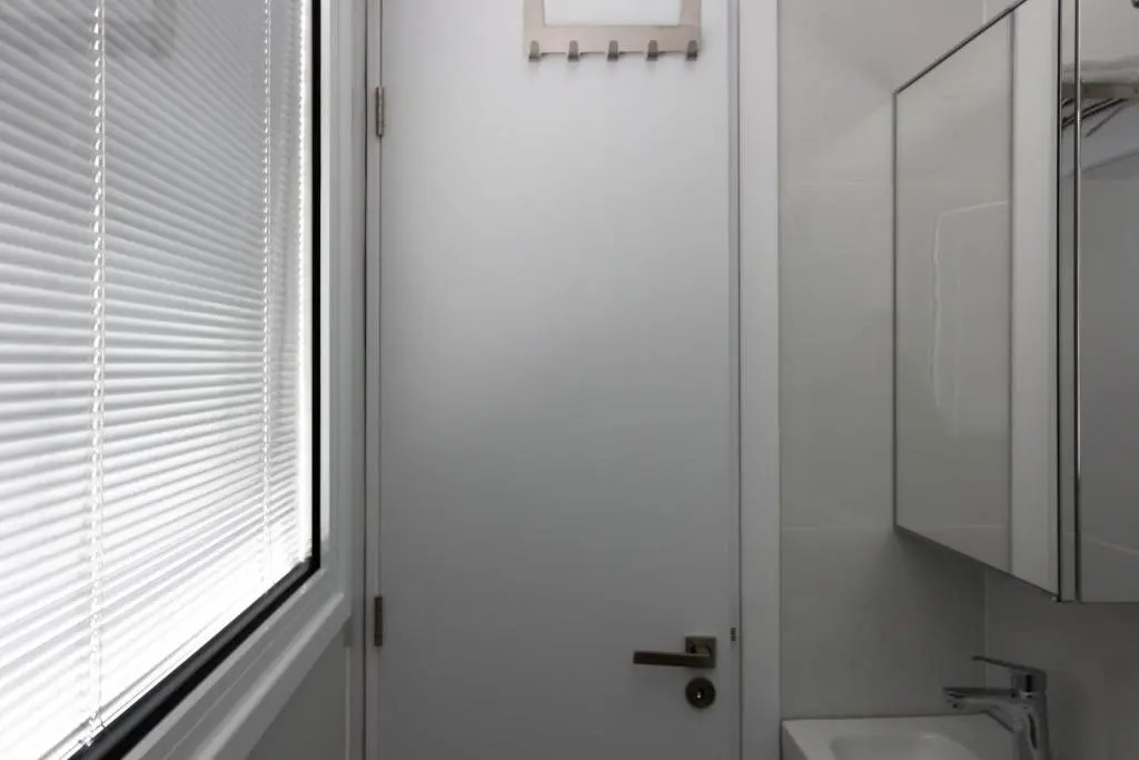 The White Pearl Suite - beach front city centre with sea view.