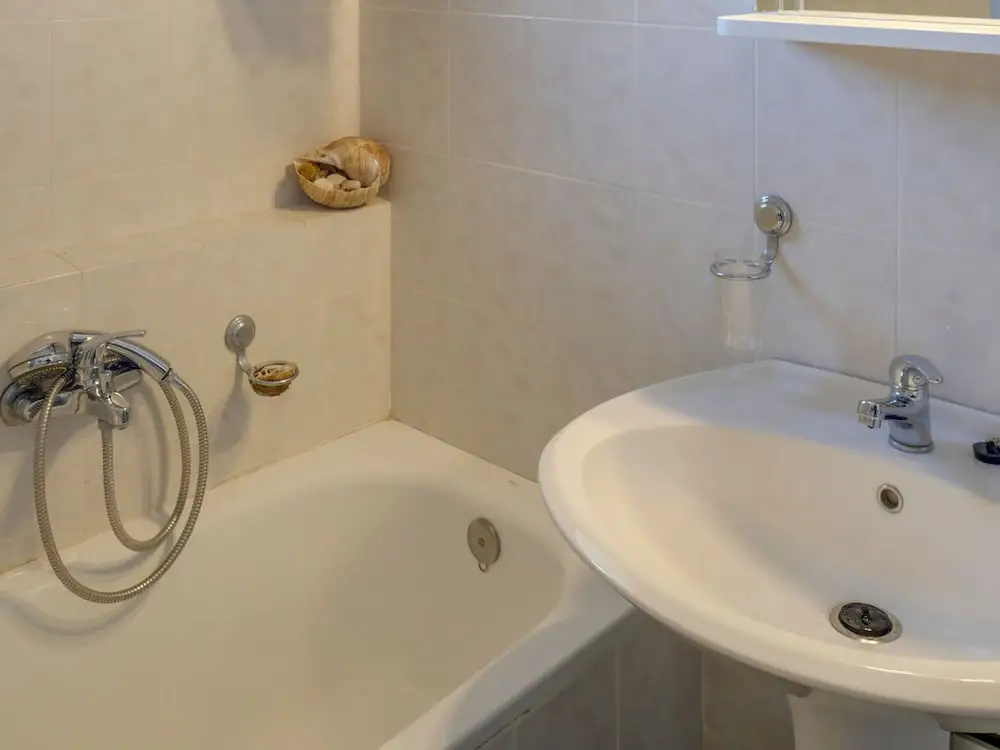 Cosy House Boat in Platanidia with Swimming Pool
