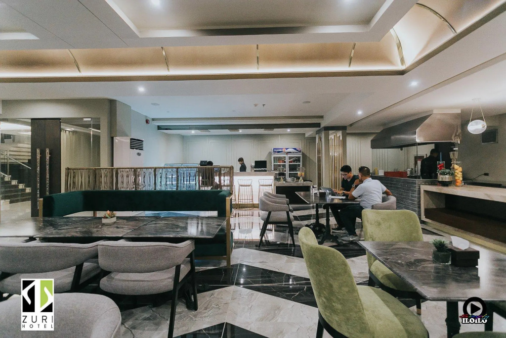 Zuri Hotel