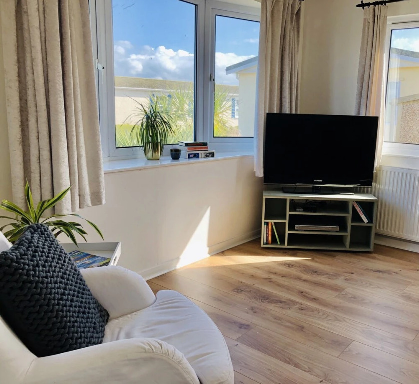 Newly Refurbished Stunning 4-bed Chalet nr Padstow