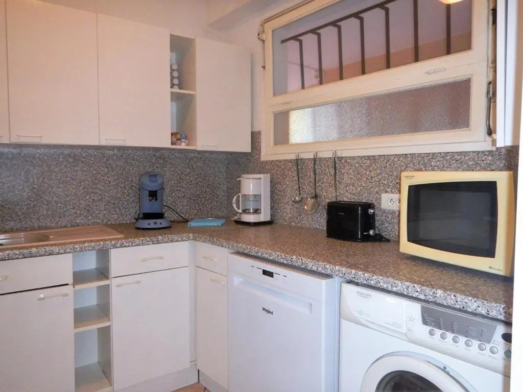 Appartement Le Lavandou, 2 pièces, 4 personnes - FR-1-251-345