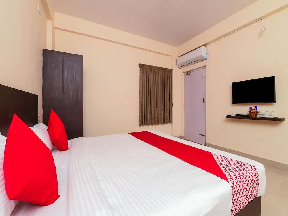 Oyo 22782 Akshara Suites