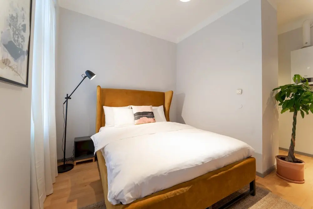Modern Newly Refurbished Studio - Close TO Center