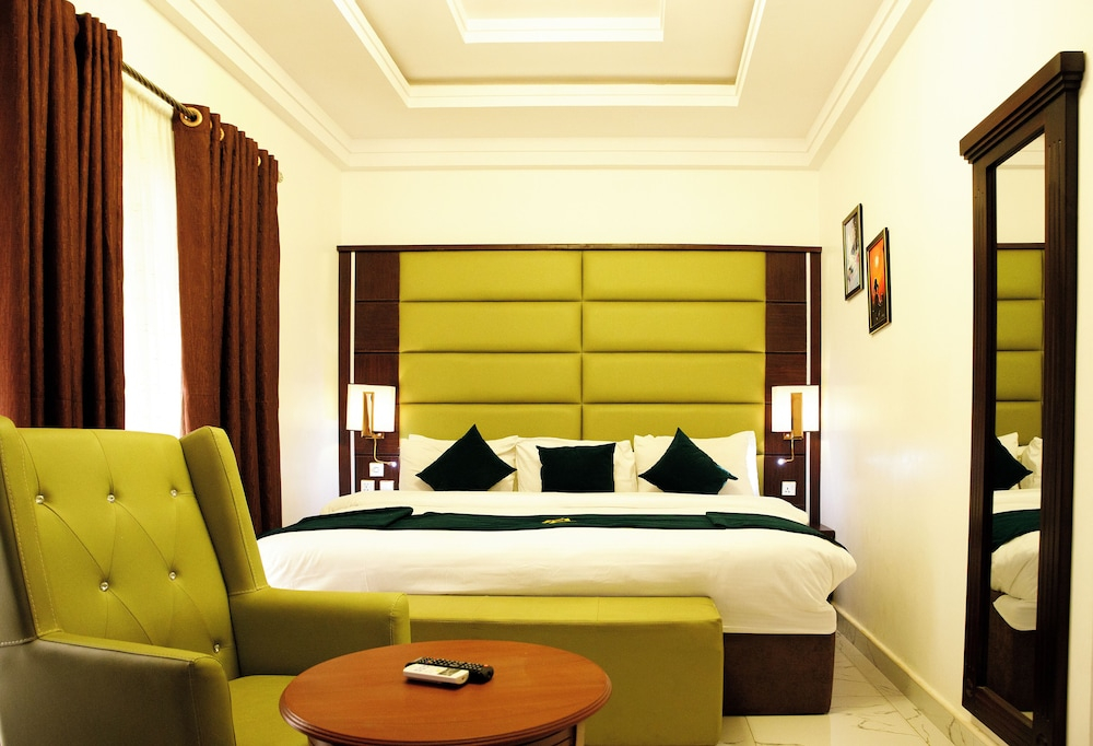 Pinnacle Castle Hotel Asaba