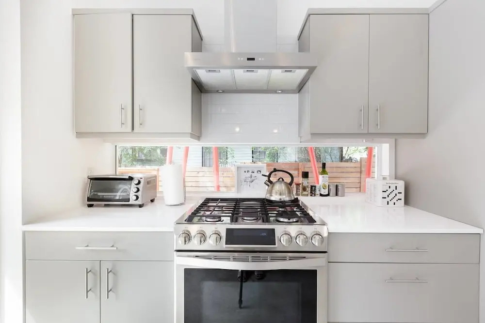 Bask in Light at an Artistic Townhouse Minutes From Downtown