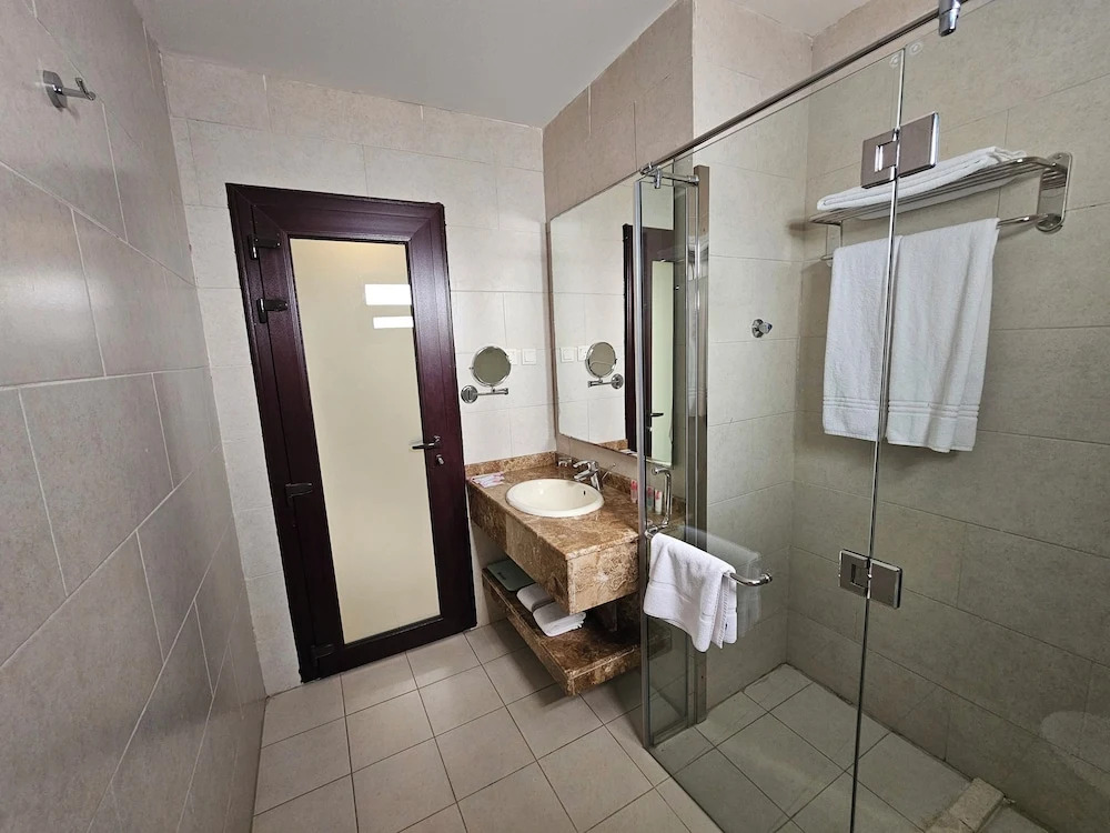 Continent Hotel Al Uqayr