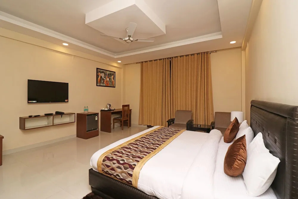 Kcg Hotels By OYO Rooms
