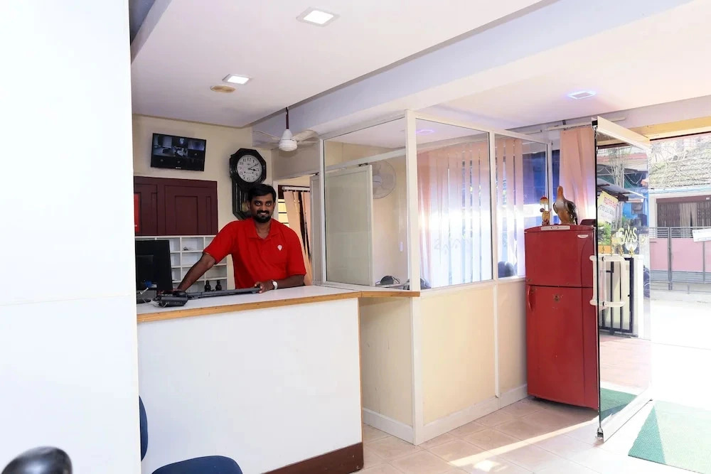 Gamas Centre by OYO Rooms