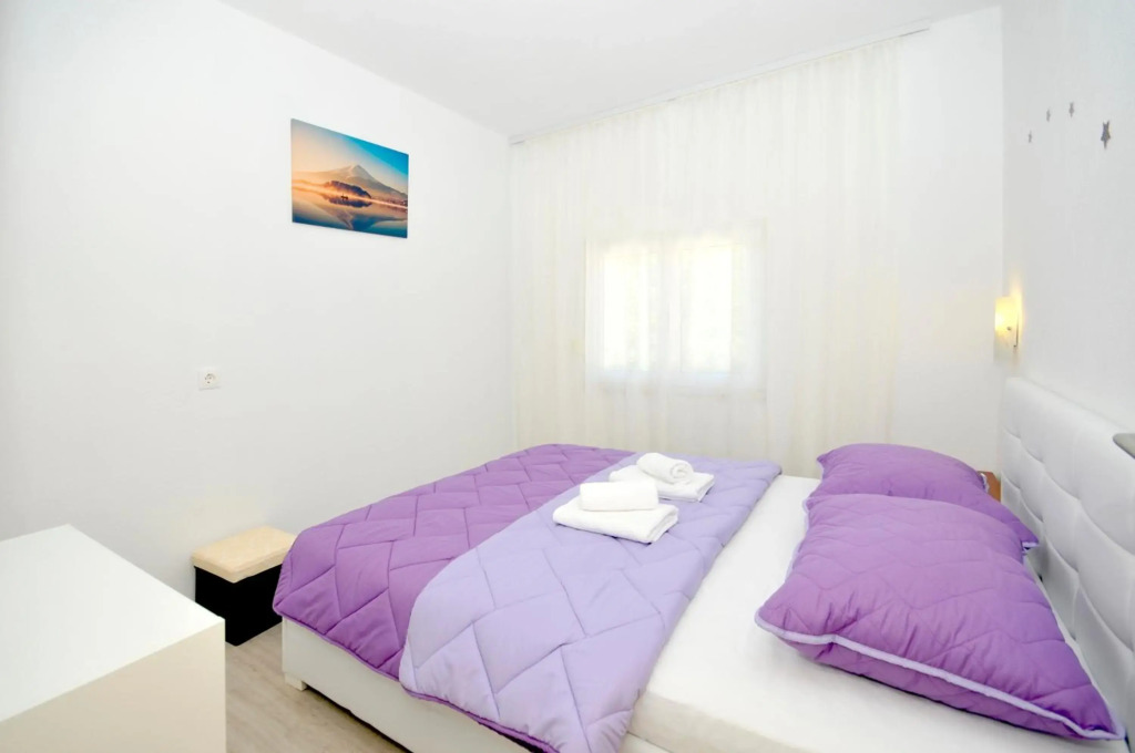 Apartment Mira