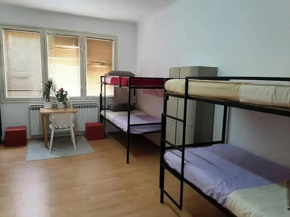 FG 1861 Hostel