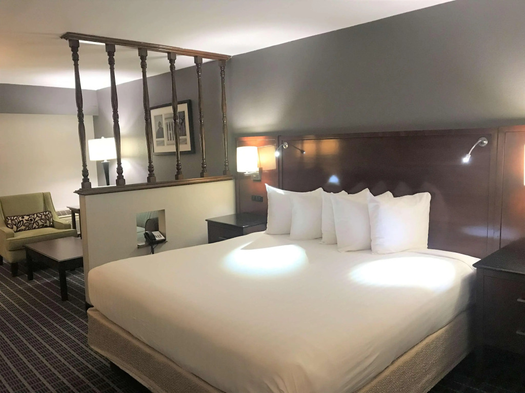 SureStay Plus Hotel by Best Western Greenwood
