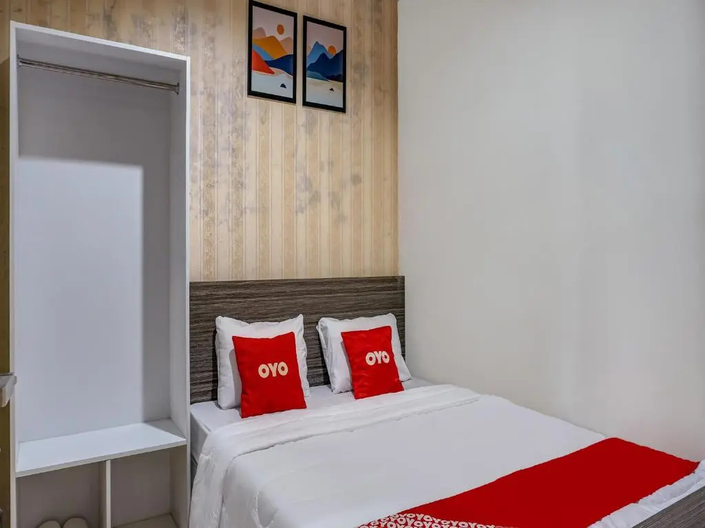 OYO 90940 Guesthouse Colombus G12