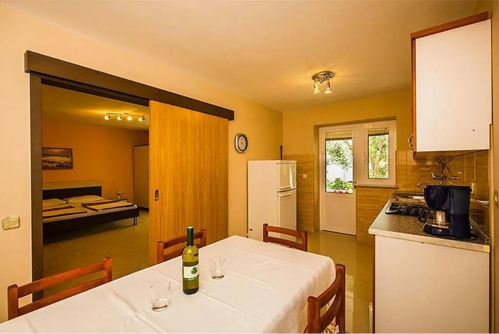 Beautiful apartment with back yard and terrace AE1259 - Apartments Vjenceslava XX