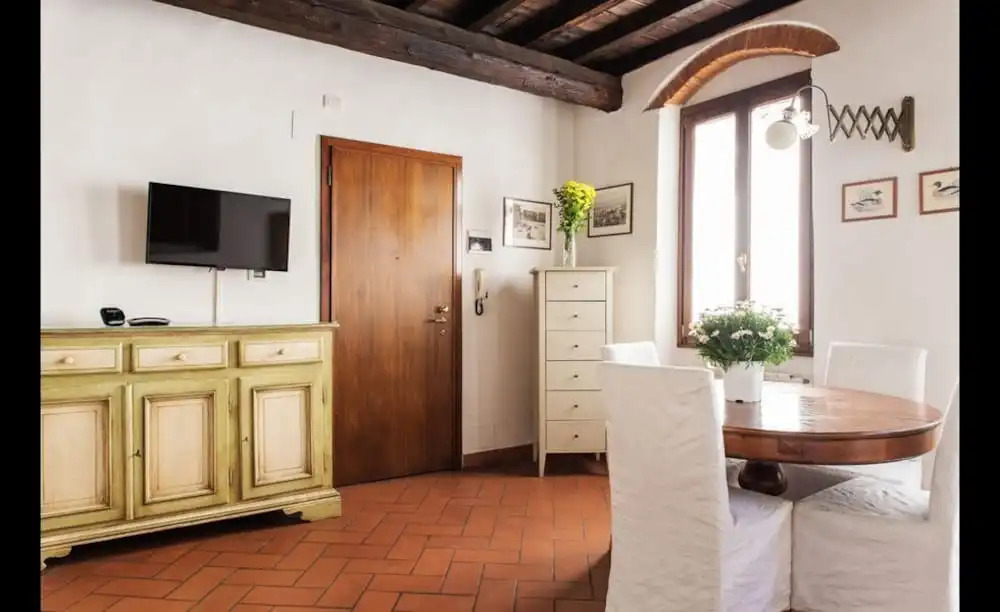 Rosa Apartment