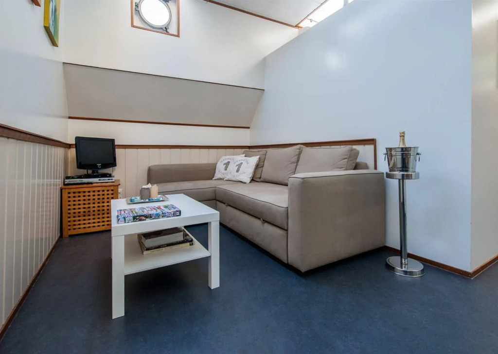 Houseboat apartments - Canal Belt East area