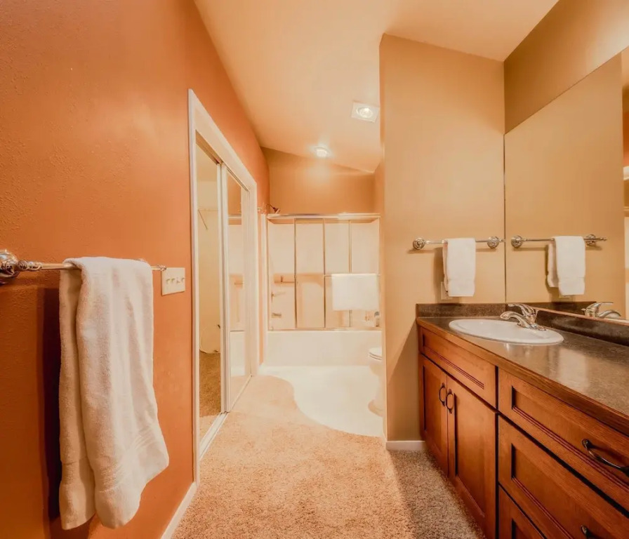 Meadow Lake Townhouse