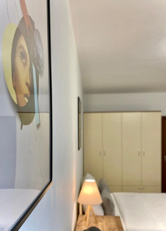 Spacious & Cozy 2 bed Apartment with Work Space & Fast Wi-fi