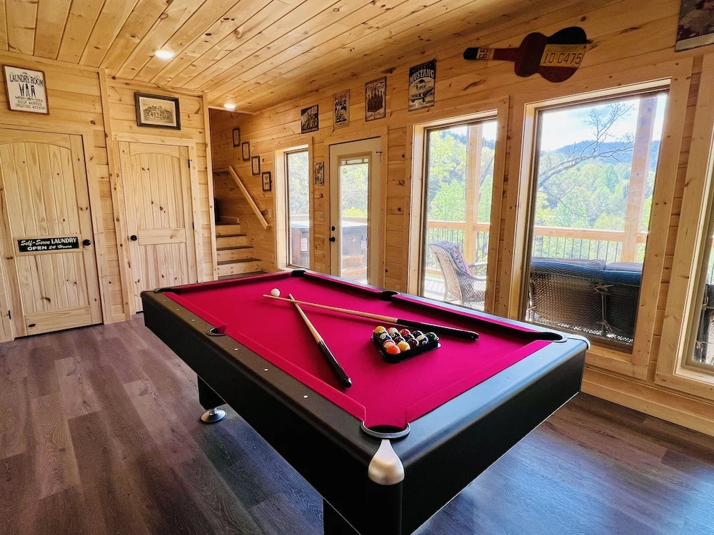 A Tyme To Chill 2 Bedroom Cabin by RedAwning