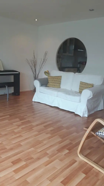 Charming 2 Bedroom Apartment in East London