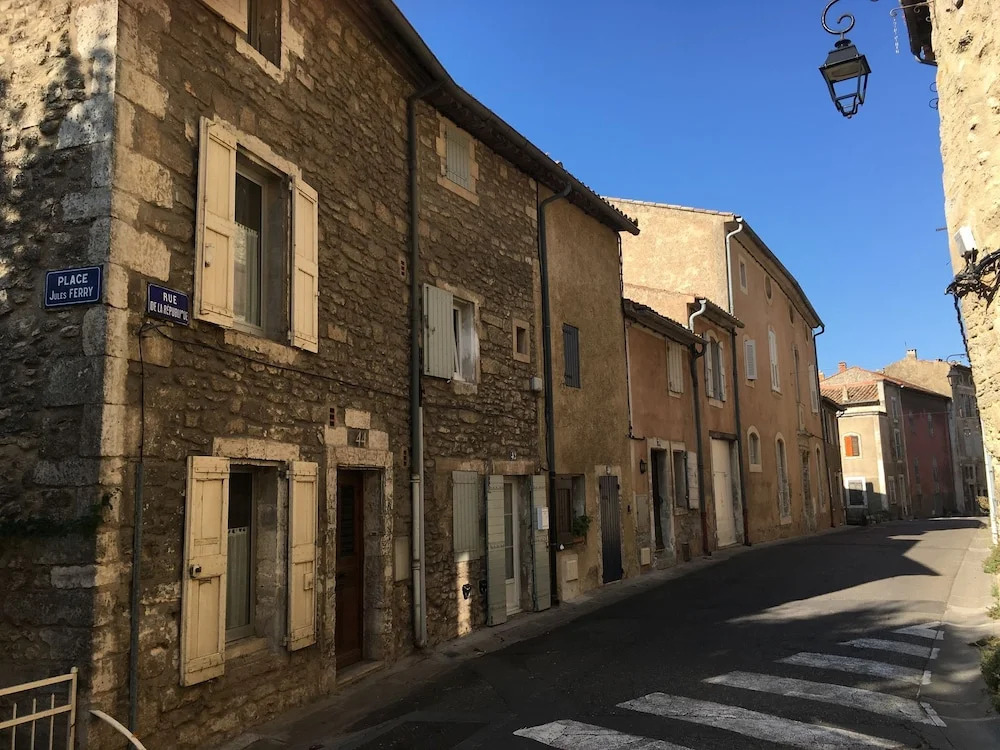 Village Home on the old Bonnieux Town Wall With Unprecedented Views