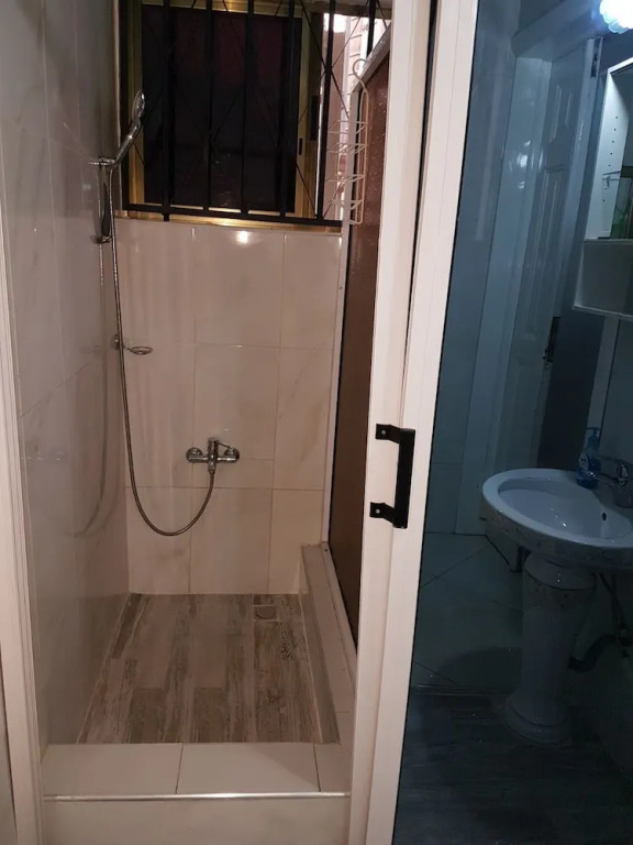 Deluxe One BD Apt in Osu Made