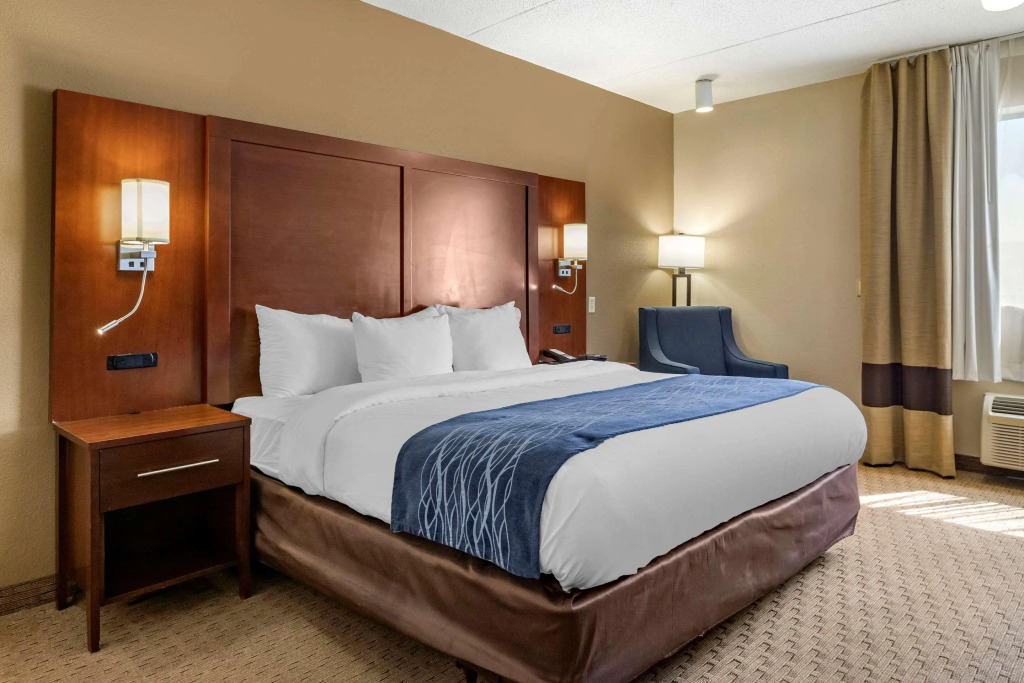 Comfort Inn Warren - Detroit North