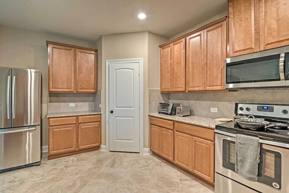 Texas Home w/ Patio & Grill ~ 16 Mi to Austin