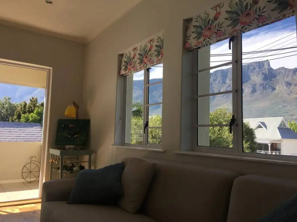 Sunny 2 Bedroom Tamboerskloof Apartment