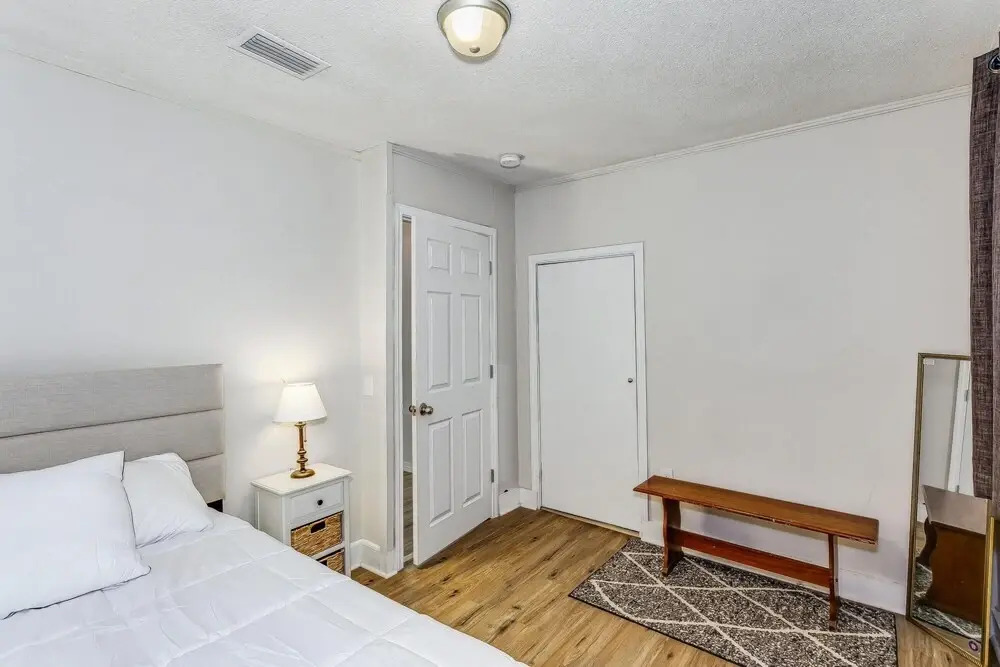 Best of Both Worlds pet Friendly in Pensacola