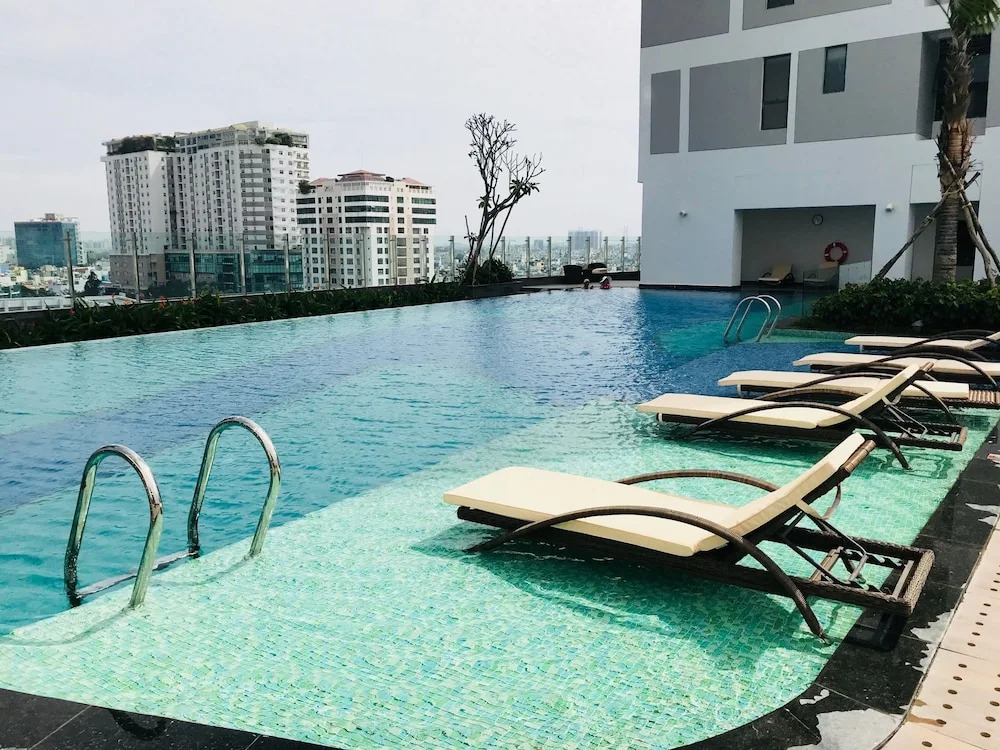Henry Studio Luxury SWPool 15th