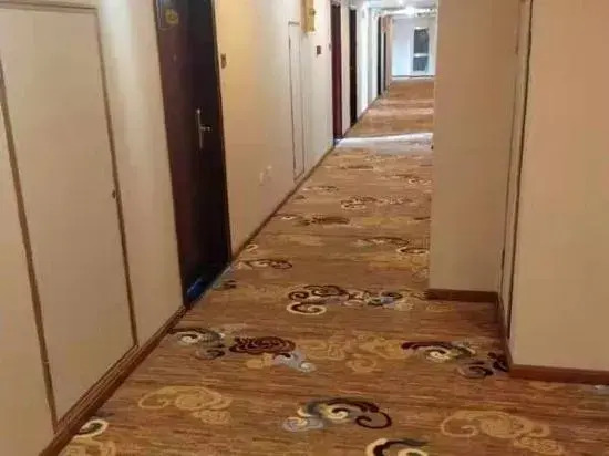 Xidi Island Hotel (Kunming Xinluoziwan International Trade City Tami Road Subway Station)