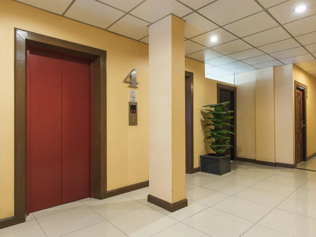 Lodge 61 Hotel