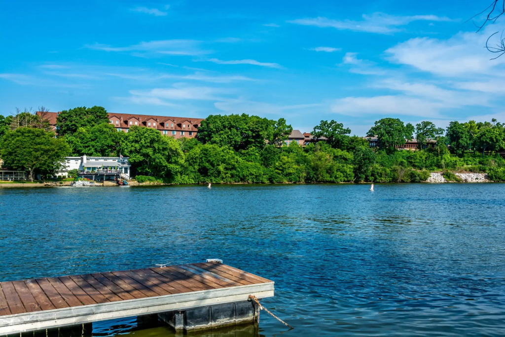 Riverview Inn & Suites, an Ascend Collection Hotel