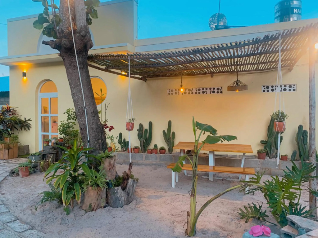 Chons Dock Homestay & House Lease - Outdoor Pool & Chill Vibes