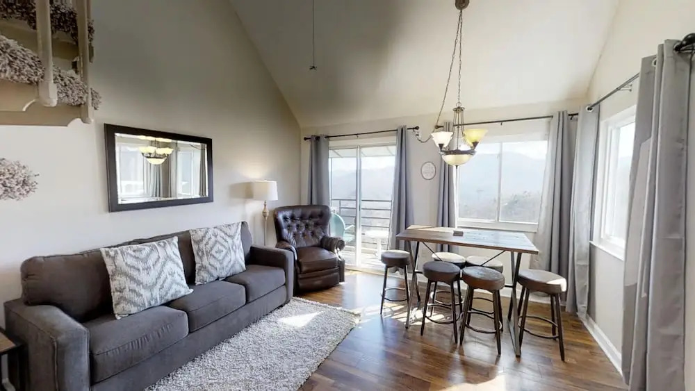 Smoky Top Summit 2 Bedroom Condo by RedAwning