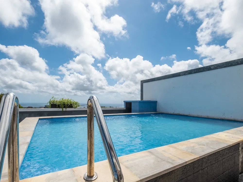 OYO 929 Uluwatu Suites