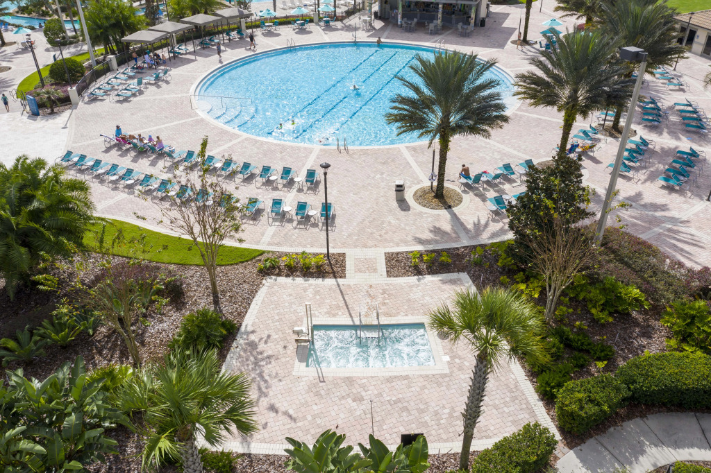 Gorgeous 6 Bd SF Close to Disney w Pool Champions Gate Resort 712