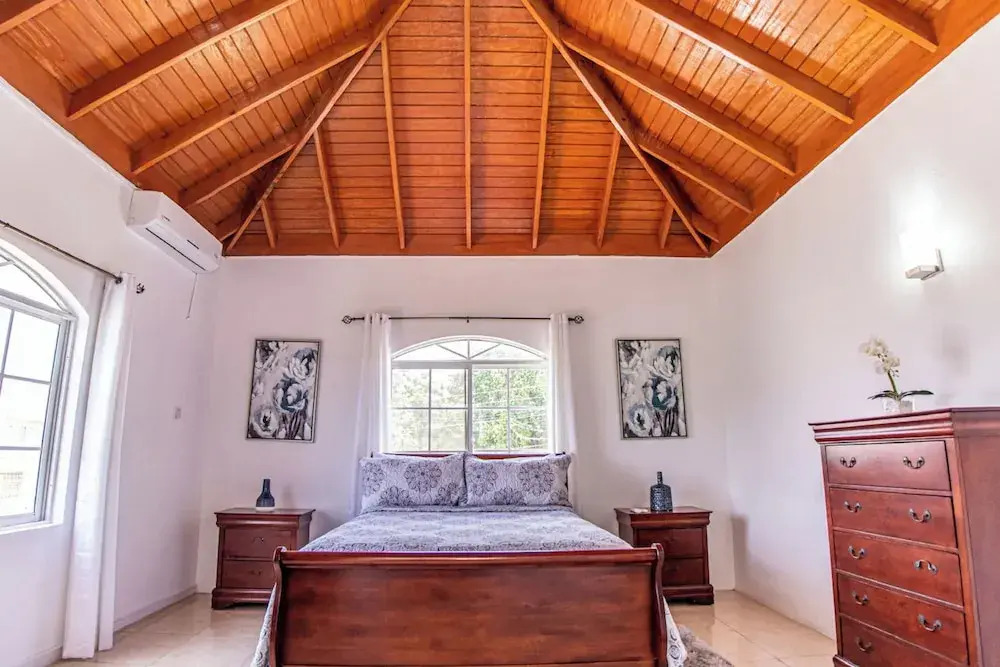 Runaway Bay Gem Villa