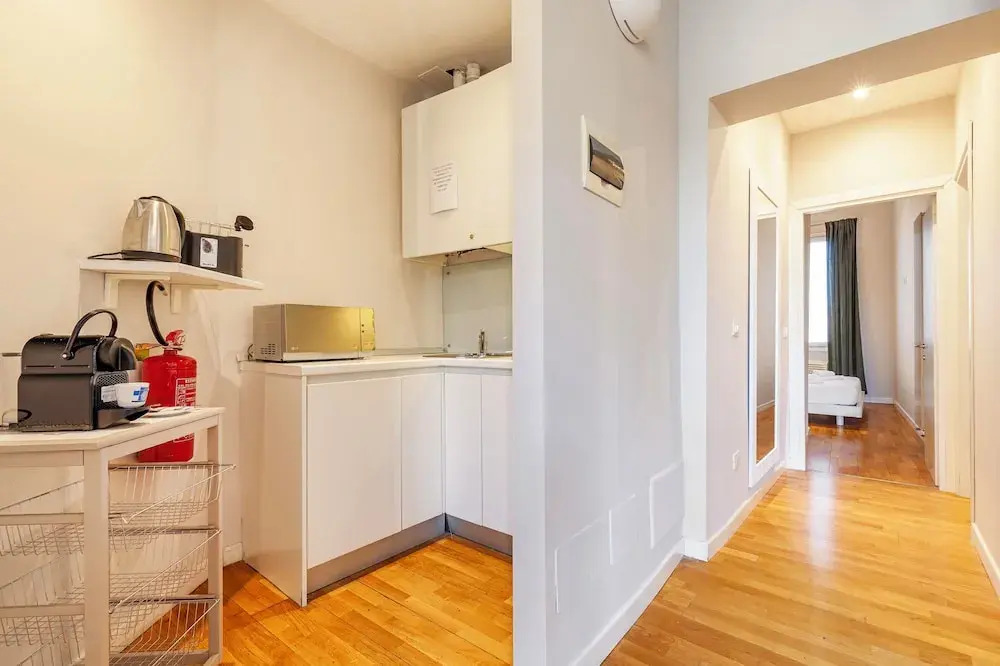 San Polo Apartment with Balcony
