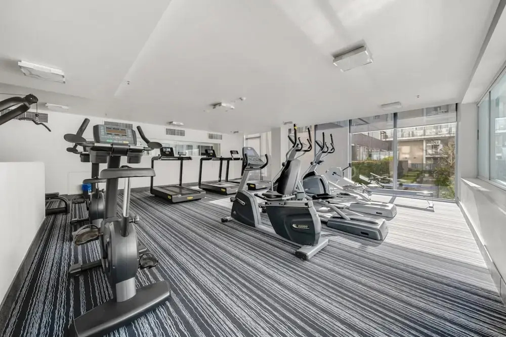 Glorious Central Canberra 1-bed With Pool & Sauna