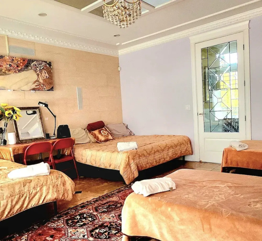 Royal Boutique Hotel, Surrey