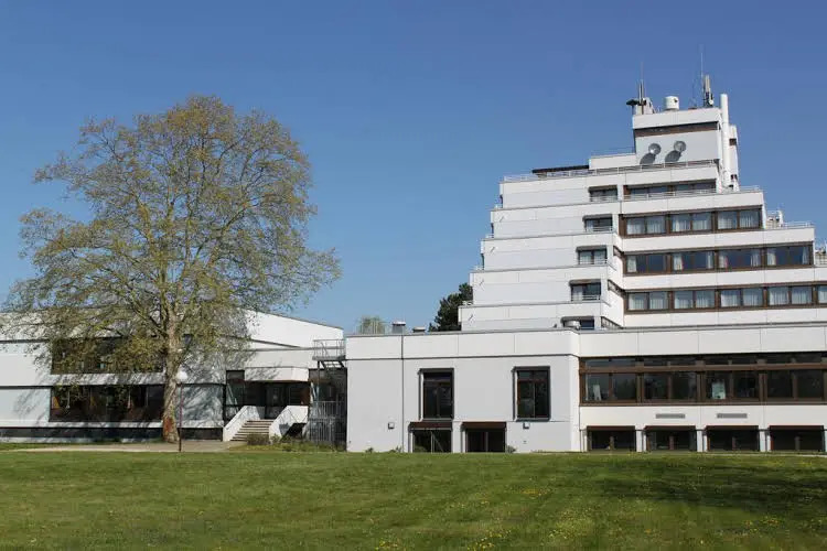 Heinrich Pesch Hotel