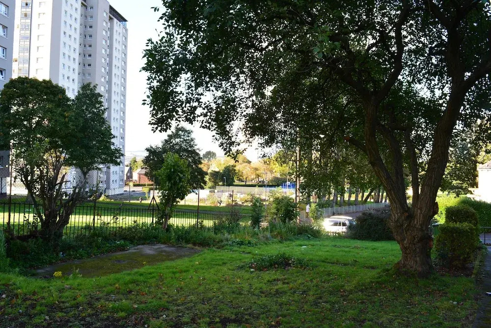 Glasgow Scotstoun Cottage Flat